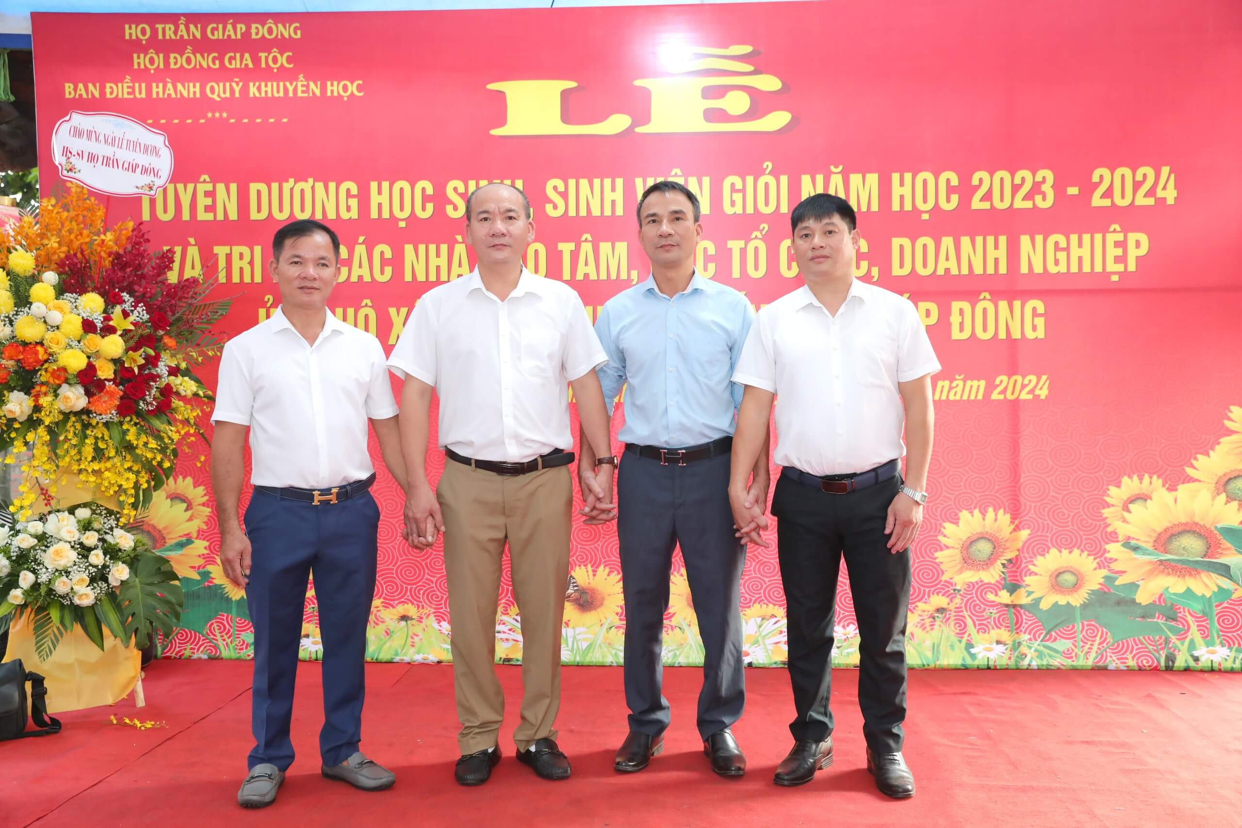 Họp mặt ban chấp hành