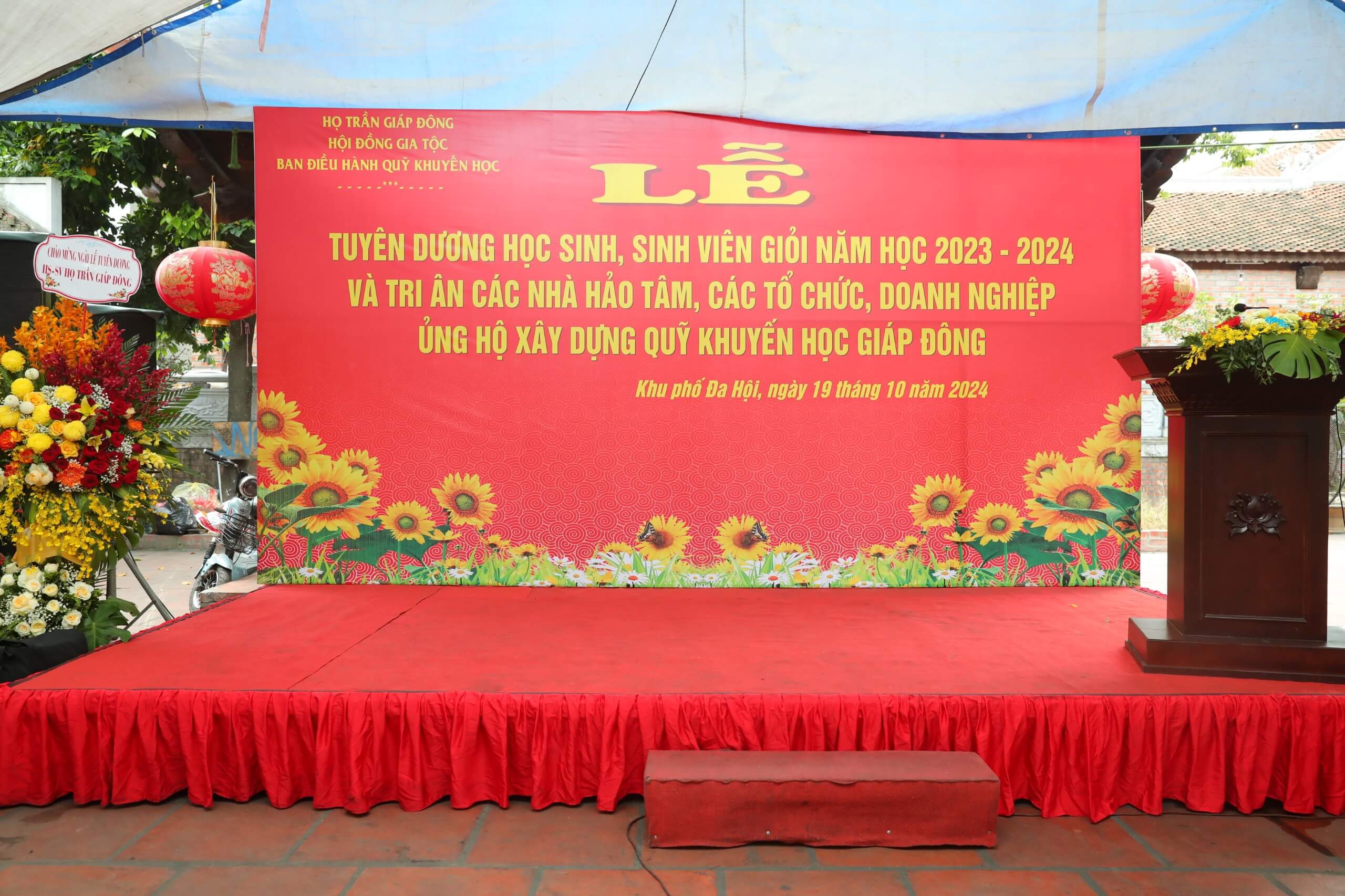 Hoạt động cộng đồng